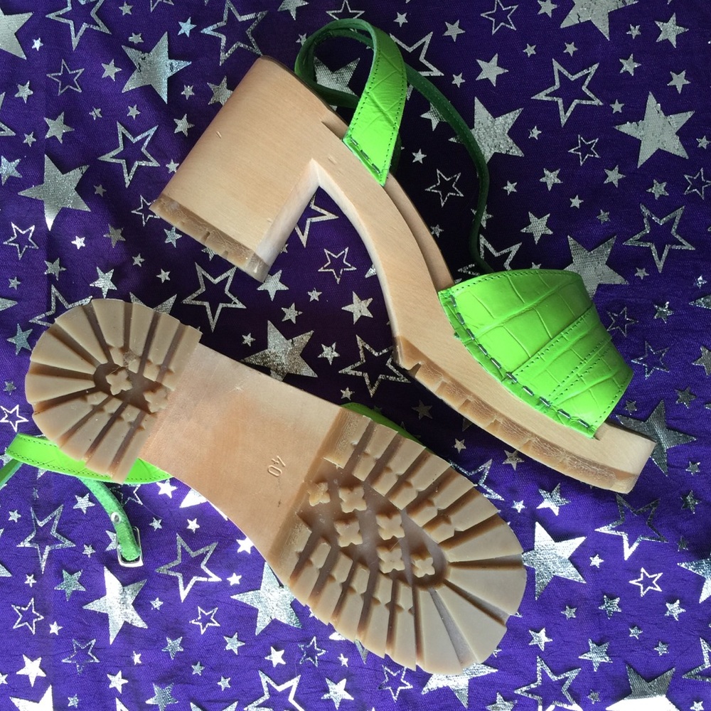swedish hasbeens “apple green” sandal. 40. nwb.